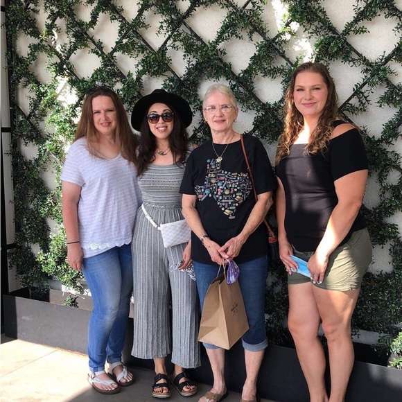 Meet your Posher, Leigh Ann - Picture 4 of 11